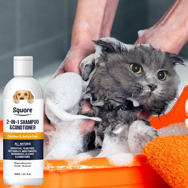 Dog Shampoo and Conditioner 2 in 1 Pet Shower Gel Moisturizing Dog Shampoo for Sensitive Skin PH Balanced Shampoo